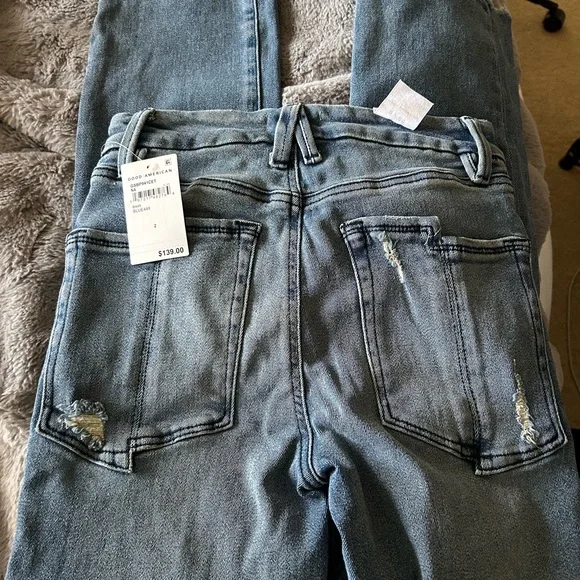Good American straight leg jeans - New with tags!